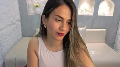 Snapshot of liat_white_tx chatting on November 26, 2025, 1:23 pm Online 800 to 1400 online show from November 26, 2025, 1:23 pm