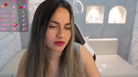 Snapshot of liat_white_tx chatting on December 3, 2025, 2:04 pm Online 800 to 1400 online show from December 3, 2025, 2:04 pm