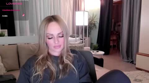 Snapshot of libby_nora chatting on December 2, 2024, 4:42 pm Libby online show from December 2, 2024, 4:42 pm