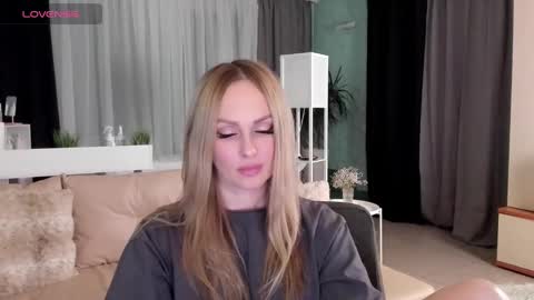 Snapshot of libby_nora chatting on January 21, 2025, 2:37 pm Libby online show from January 21, 2025, 2:37 pm