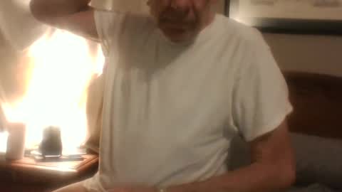 Snapshot of lickmysnowballs chatting on December 28, 2024, 11:09 am lickmysnowballs online show from December 28, 2024, 11:09 am