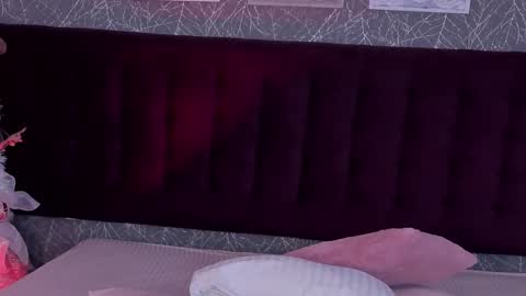 Snapshot of liiacathaleya chatting on December 14, 2025, 8:24 pm Lia online show from December 14, 2025, 8:24 pm