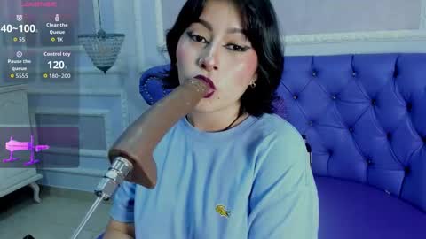 Snapshot of liily_hot chatting on December 5, 2025, 4:32 am LIILY online show from December 5, 2025, 4:32 am