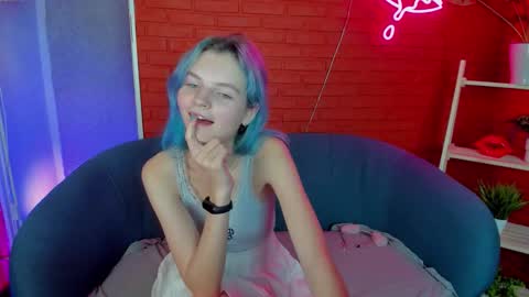 Snapshot of lika_sky chatting on October 12, 2025, 4:22 am lika_sky online show from October 12, 2025, 4:22 am