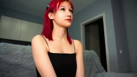 Snapshot of likalens chatting on October 14, 2025, 12:17 pm Emi online show from October 14, 2025, 12:17 pm