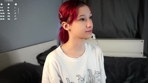 Snapshot of likalens chatting on December 15, 2025, 11:36 am Emi online show from December 15, 2025, 11:36 am