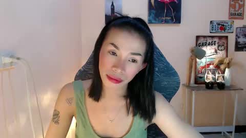 Snapshot of likliklicklengleng chatting on December 2, 2025, 4:35 pm Leng online show from December 2, 2025, 4:35 pm