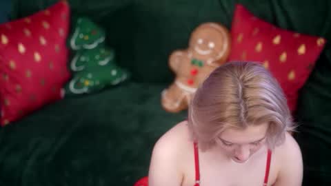 Rina  online show from December 14, 2025, 6:34 pm