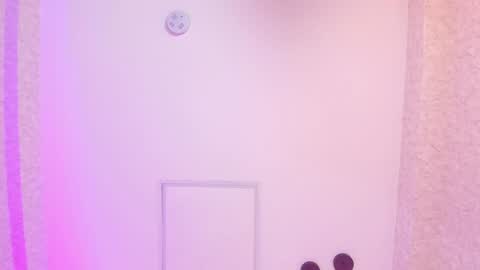 L I L A   online show from February 4, 2025, 9:41 pm