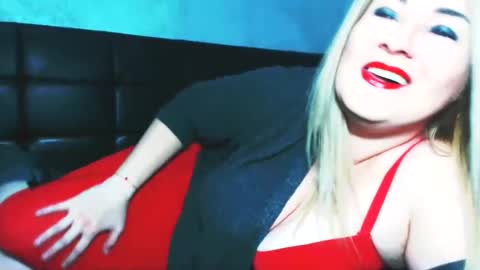 Snapshot of lilada27 chatting on December 10, 2024, 6:28 pm lila online show from December 10, 2024, 6:28 pm