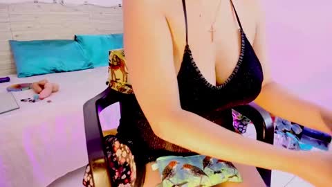 Snapshot of lilah_sweet chatting on September 9, 2025, 12:15 pm Lilah Sweet online show from September 9, 2025, 12:15 pm