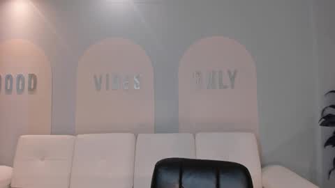 Lila West online show from February 26, 2025, 6:11 pm