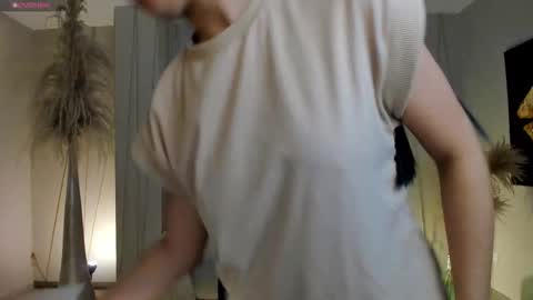 Lila West online show from October 6, 2025, 10:45 am