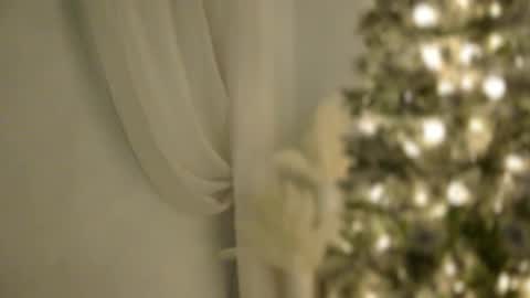 Rebecca online show from December 19, 2025, 5:03 am