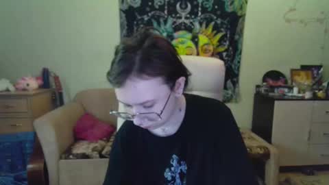 Snapshot of lileyfoxxx chatting on December 19, 2024, 10:02 am Lil online show from December 19, 2024, 10:02 am