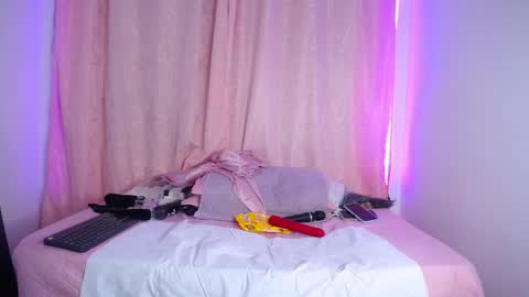 lili Matheus69 online show from December 12, 2024, 11:50 am