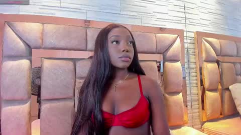 Snapshot of lilian_starfire chatting on October 6, 2025, 7:44 pm LILIAN online show from October 6, 2025, 7:44 pm