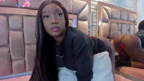 Snapshot of lilian_starfire chatting on October 8, 2025, 8:06 pm LILIAN online show from October 8, 2025, 8:06 pm