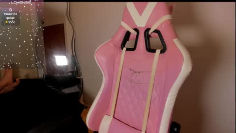 holis soy lily chang no olvides el pulgar arriba es muy importante para mi 3 independent model online show from March 6, 2025, 11:42 pm