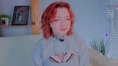 Snapshot of lilianadao chatting on December 1, 2025, 12:32 pm Anika online show from December 1, 2025, 12:32 pm