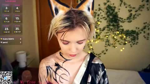 Snapshot of liliandaniels chatting on November 19, 2025, 7:30 am Lilian online show from November 19, 2025, 7:30 am