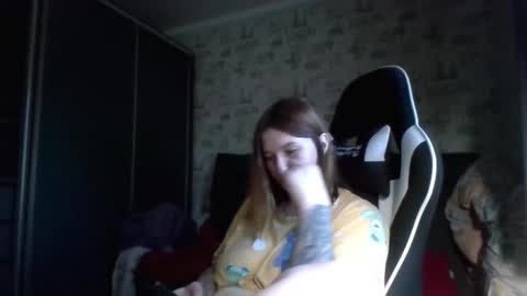 liliawoolf online show from November 5, 2025, 1:22 pm