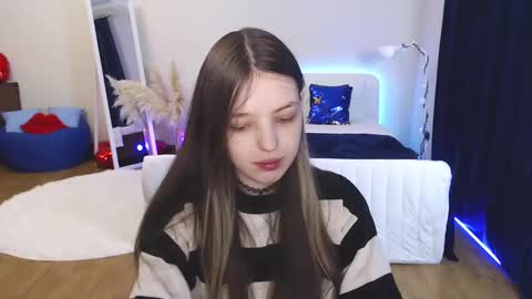 Lili Bakery online show from December 9, 2024, 1:18 am