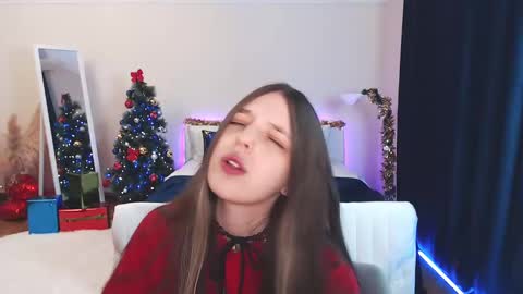 Lili Bakery online show from December 13, 2024, 2:54 am