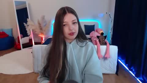 Lili Bakery online show from January 13, 2025, 10:13 pm