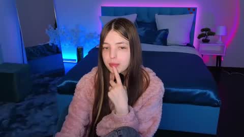 Lili Bakery online show from February 24, 2025, 3:23 am