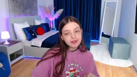 Lili Bakery online show from March 10, 2025, 4:49 am