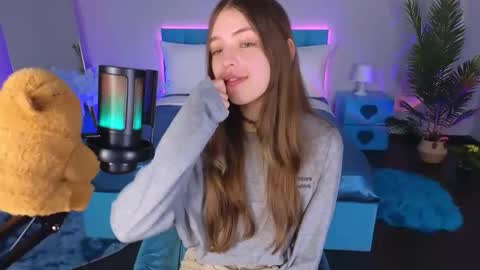 Lili Bakery online show from October 10, 2025, 3:49 am