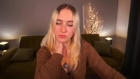 lilielfie online show from October 26, 2025, 8:59 pm