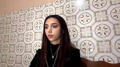 Snapshot of lilihalvorsen chatting on November 5, 2025, 10:10 pm Lina online show from November 5, 2025, 10:10 pm