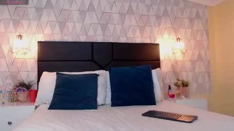 LilyJensen online show from September 12, 2025, 7:47 pm