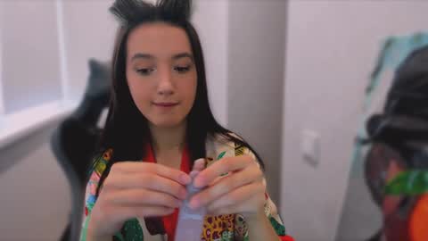 Snapshot of lililaluna chatting on January 14, 2025, 9:56 am ... online show from January 14, 2025, 9:56 am