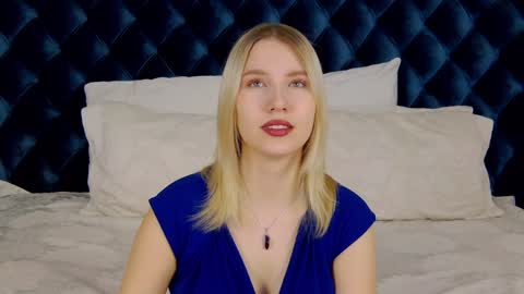 LiliLinn online show from January 18, 2025, 4:48 am