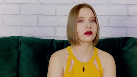 LiliLinn online show from January 25, 2025, 7:38 am