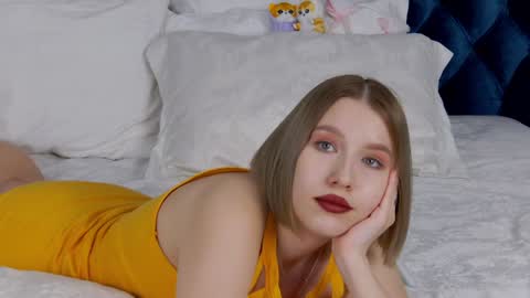 LiliLinn online show from February 8, 2025, 10:07 am