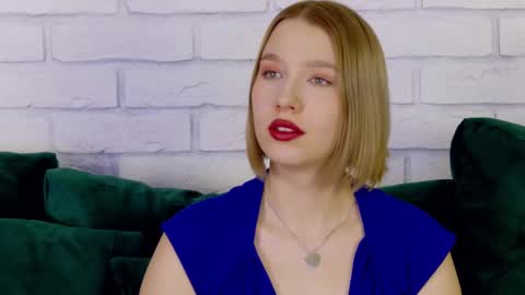 LiliLinn online show from February 15, 2025, 6:12 am