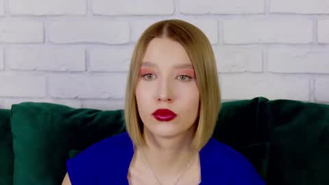 LiliLinn online show from February 24, 2025, 9:32 am