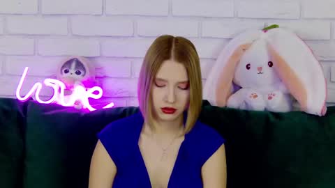 LiliLinn online show from March 7, 2025, 4:24 am