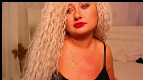 Snapshot of lilit_1love chatting on September 19, 2025, 5:35 pm Lilit online show from September 19, 2025, 5:35 pm