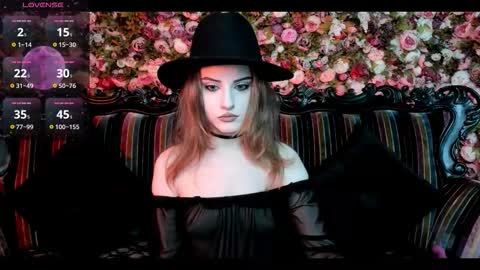 lilit_el_ online show from November 23, 2025, 1:22 pm