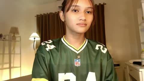 Snapshot of lilit_sensual chatting on March 4, 2025, 5:42 am Chloe online show from March 4, 2025, 5:42 am