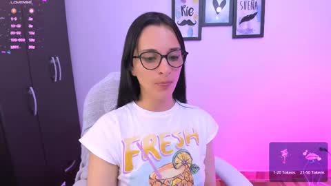 Snapshot of lilith01_ chatting on February 12, 2025, 9:43 pm Leidy online show from February 12, 2025, 9:43 pm