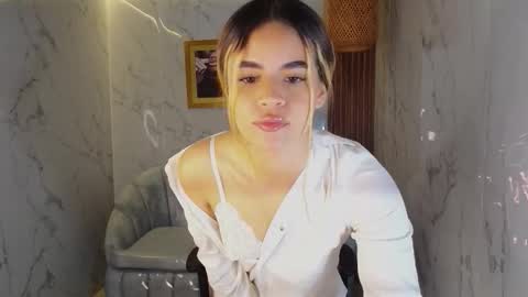 Snapshot of lilith4_s chatting on September 18, 2025, 1:35 pm Lilith online show from September 18, 2025, 1:35 pm