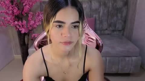 Snapshot of lilith4_s chatting on October 17, 2025, 8:33 pm Lilith online show from October 17, 2025, 8:33 pm