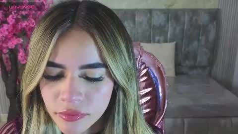 Snapshot of lilith4_s chatting on November 1, 2025, 8:33 pm Lilith online show from November 1, 2025, 8:33 pm