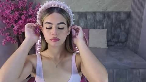 Snapshot of lilith4_s chatting on November 4, 2025, 8:30 pm Lilith online show from November 4, 2025, 8:30 pm